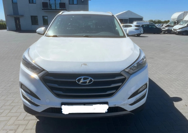 Hyundai Tucson cena 51900 przebieg: 106000, rok produkcji 2016 z Krzywiń małe 67
